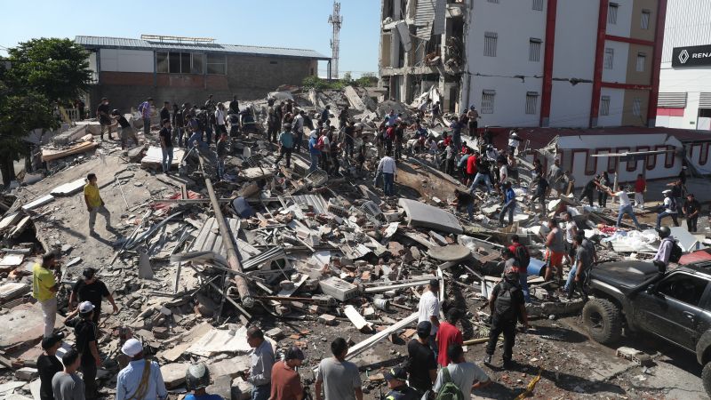 Live updates: At least 111 dead following 7.4 magnitude earthquake in Colombia