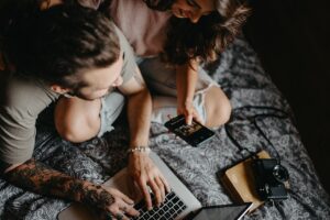 What Your Relationship’s Instagram Presence Actually Reveals, According to Research