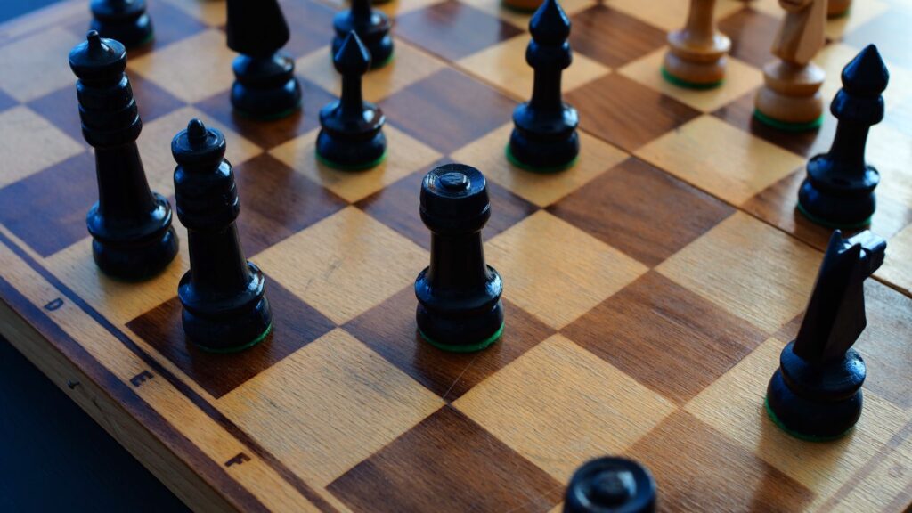 The Straitjacket of Hormuz: Why Geopolitical Chess Games Instantly Squeeze Your Local Gas Pump
