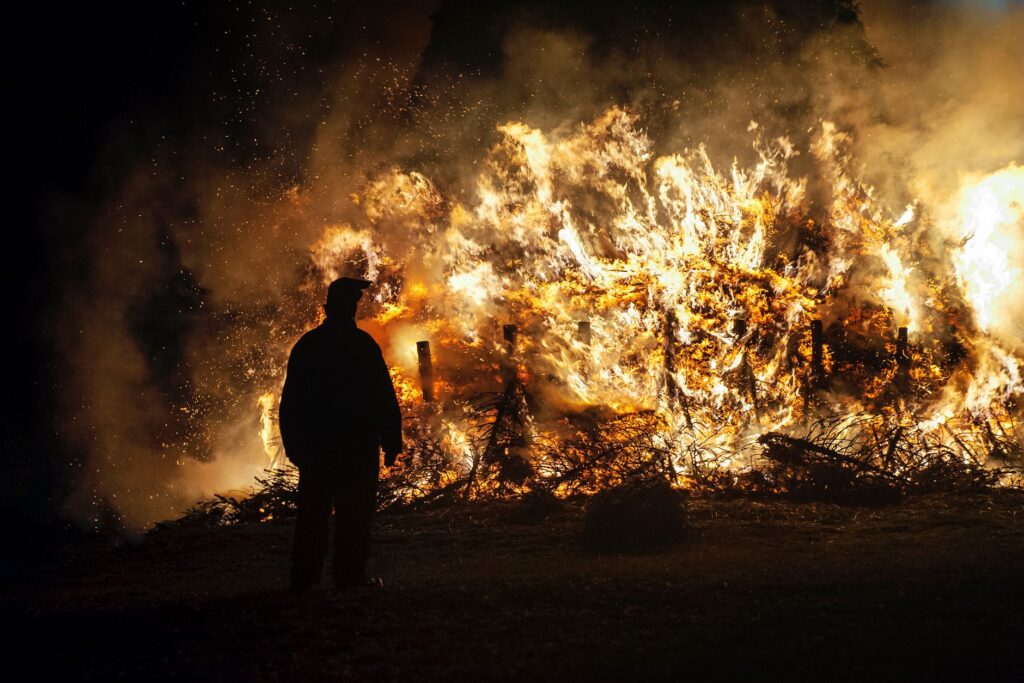 Man charged with setting largest Spokane wildfire went to prison for killing father