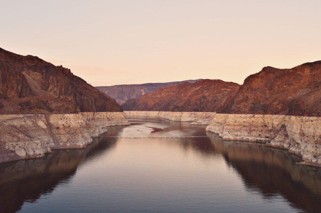 Lake Mead, nation’s largest reservoir, reaches its lowest water level on record