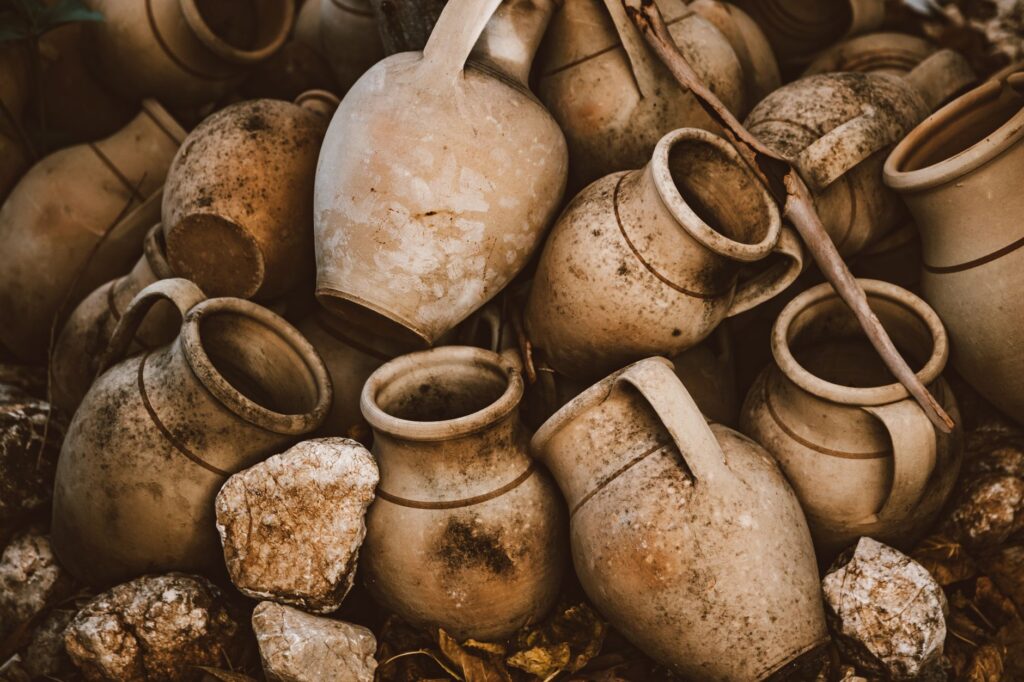 Shipwreck, jars more than 2,000 years old found off Italian coast
