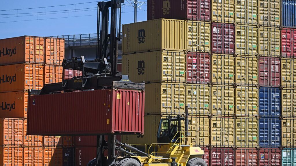 Hours after U.S. imposes tariffs, Canada says it’ll strike back starting Sept. 8