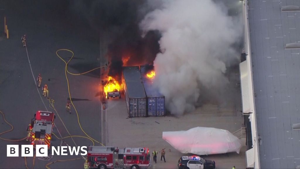 Three dead in Los Angeles helicopter crash