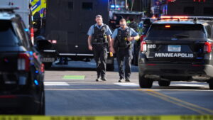 1 dead, 2 officers among 6 wounded in downtown Minneapolis shooting