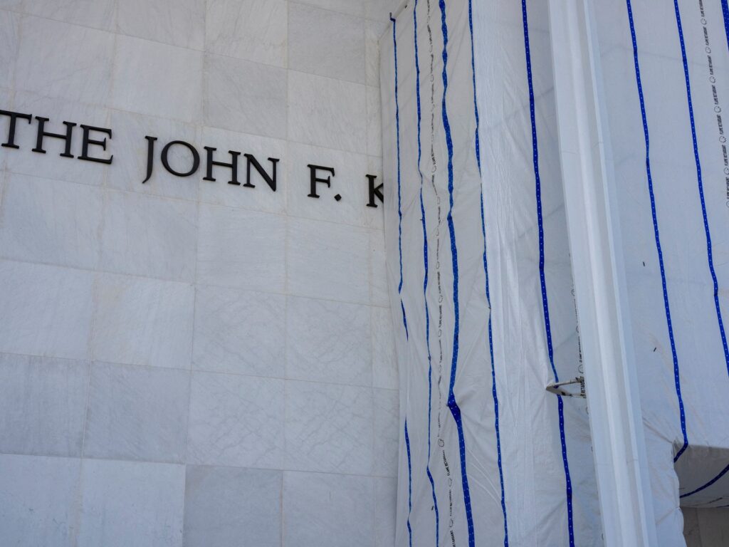 US Kennedy Center faces bankruptcy, Washington Post reports