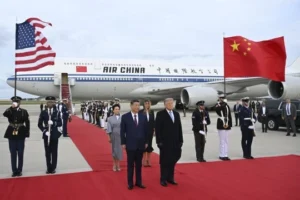A B-2 Bomber Overhead, Eight Tech CEOs at the Table: Trump Pulls Out All the Stops for Xi Jinping