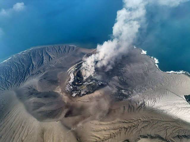 Anak Krakatau Eruption Shuts Eight Indonesian Airports, Strands More Than 270,000 Travelers
