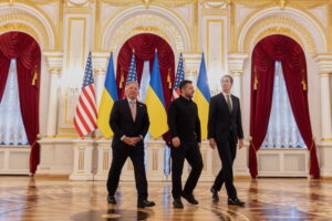 Kushner and Witkoff Arrive in Kyiv After Moscow Talks With Putin on Ending Ukraine War