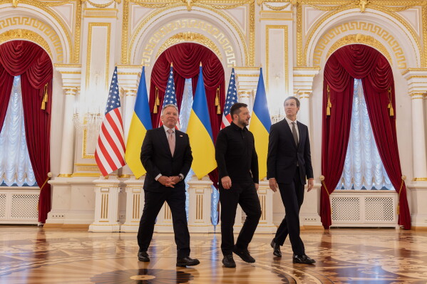 Kushner and Witkoff Arrive in Kyiv After Moscow Talks With Putin on Ending Ukraine War
