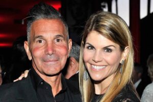 Lori Loughlin Files for Divorce From Mossimo Giannulli After Nearly 30 Years of Marriage