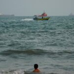 US Military Strikes Three Iranian Oil Tankers After Alleged Missile Attack on Navy Warships