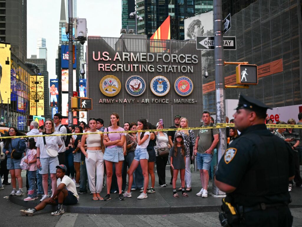 Bank of America VP identified as victim in Times Square stabbing