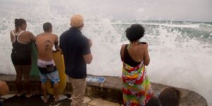 Powerful Category 3 Hurricane Lowell barrels toward Hawaii, prompting Hurricane Warning for Kauaʻi