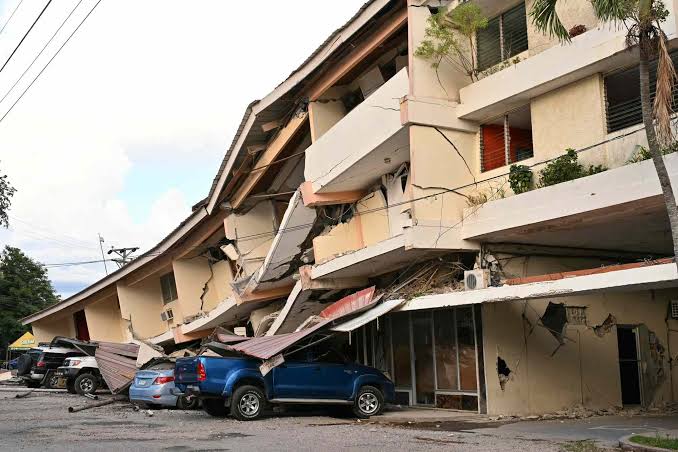 A Magnitude 7.7 Earthquake Hit Panama, Collapsing a Cathedral and Homes and Injuring at Least 27