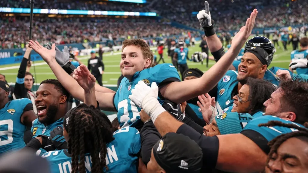 NFL Week 5: Jaguars Win on a 57-Yarder in London, Giants and Commanders Tie, and the Packers Rout the Bears After Ditka Tribute