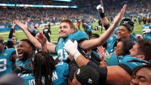 NFL Week 5: Jaguars Win on a 57-Yarder in London, Giants and Commanders Tie, and the Packers Rout the Bears After Ditka Tribute